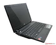 Een glanzend 1366 x 768 beeldscherm is geselecteerd voor de Aspire One 725.