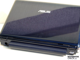 Asus N20A Achterkant: RJ-45 (LAN), Batterij, VGA