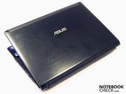 De Asus UL30A weegt maar 1800 gram, en de voeding is