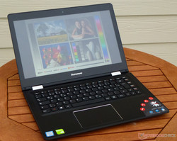 Getest: Lenovo Yoga 500-14ISK. Testmodel geleverd door Notebooksbilliger.
