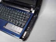 ... en 1.5 cm in de diepte, komt de Aspire One 751 verrassend compact over.