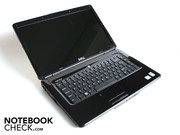 Op het eerste oog lijkt de Dell Inspiron 1545 op een normale zwarte 15,6 inch laptop.