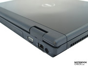 VGA en LAN poorten, die vaak permanent bezet zijn als de laptop in gebruik is zijn slim aan de achterkant van de laptop geplaatst.