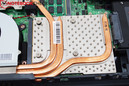 Heat pipes transporteren warmte naar de fan.