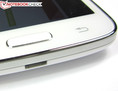 Samsung's smartphone beschikt over een kwalitatieve behuizing die omrand wordt door een stijlvol, metalen kader.
