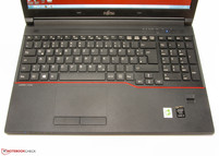 De invoerapparatuur van de Lifebook E554