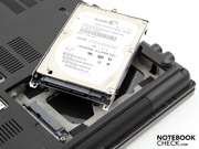 De 2.5-inch SATA harde schijf (7200 rpm) kan makkelijk verwisseld worden (let op: recovery partitie).