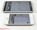 ...ziet de HTC One Max er gigantisch uit.