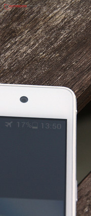 Front-facing camera met een lage resolutie? Niet in dit geval: het is een 5 megapixel camera.