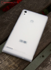 Huawei's Ascend P6 is best een indrukwekkende smartphone. Toch mist de final touch die er een premium toestel van maakt.