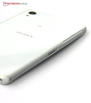 De Xperia Z2 is echter geen outdoor smartphone, want daar is het glazen oppervlak gewoon te fragiel voor.