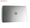Toch slaagt de Dell erin zich te voegen bij de nieuwe (lagere) middenklasse multimedia notebooks.