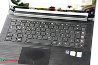 Het toetsenbord is verlicht en wordt automatisch uitgeschakeld afhankelijk van de modus.