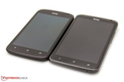 De twee telefoon: de kleinere HTC One S en het topmodel, de HTC One X.
