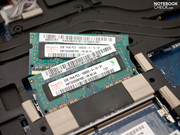 Het RAM geheugen (2x 2048 MB) kan worden uitgebreid tot maximaal 8 GB.