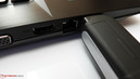 Over geavanceerd gesproken: grote USB sticks bedekken de LAN poort...