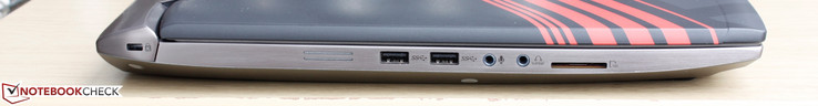 Linkerkant: Kensington Lock, 2x USB 3.0, 3.5 mm mic-in, 3.5 mm koptelefoon/SPDIF, SD kaartlezer