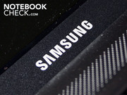 Typische designelementen van Samsung ontbreken op deze notebook. Deze notebook zou net zo goed van een onbekend merk kunnen zijn.