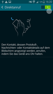 De uitgebreide gesture bediening werkt goed. Zo kun je iemand bellen door het contact te openen en de telefoon aan je oor te houden.