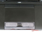 Redelijk groot touchpad met vier knoppen.