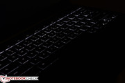 De toetsenbordverlichting activeert automatisch bij donker omgevingslicht