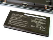 Zelfs een batterij met hoge capaciteit helpt de DTR notebook niet aan noemenswaardige mobiliteit.
