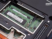 De E5500 biedt met een ingebouwde GMA 4500M HD grafische chip in combinatie met een Intel Core 2 Duo CPU voldoende kracht voor dagelijkse kantoortoepassingen.