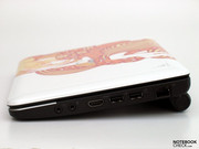 Het geeft de laptop een iets gekantelde positie en maakt ergonomisch typen en betere luchtcirculatie onder de notebook mogelijk.
