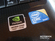 Een nVidia Geforce G 102M met 512 MByte DDR2 VRAM en een Intel Core 2 Duo T6400 huisvestigen zich in de K50IN