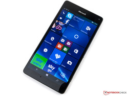 Getest: Microsoft Lumia 950 XL. Testmodel geleverd door Notebooksbilliger.
