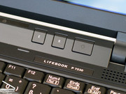 Daarnaast heeft de laptop nog twee extra functies. Een herstel functie en een Eco- modus, die beide met een aparte knop ingeschakeld kunnen worden.
