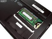 Op gebied van hardware vinden we de klassieke netbook onderdelen terug: een Intel Atom CPU en GMA grafische chip.