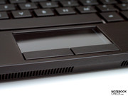 Het glad afgewerkte oppervlak van de touchpad glijd niet zo comfortabel.