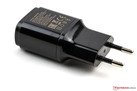 De stroomadapter levert 9 Watt.