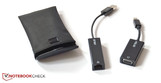 Een kleine tas bevat de mini-DisplayPort-naar-VGA-adapter en de USB-netwerkkaart.