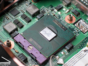 Zolang de BIOS en het moederbord geschikt zijn voor het gebruik van een Penryn CPU, kan de processor er simpelweg ingestoken worden, en de laptop terug in elkaar gestoken worden.