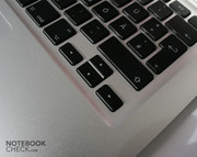 Het toetsenbord heeft toetsen van een goede groote, enkel de pijltjes toetsen zijn vrij klein.
