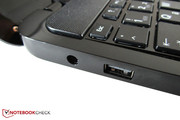 De USB 2.0 poort heeft ook een Sleep & Charge functie.