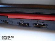 Firewire, USB 2.0 en eSATA/USB 2.0 combo aan de rechterkant