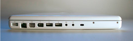 Linkerzijde: Gigabit LAN, MiniDVI, Firewire 400, 2x USB 2.0, audio input (optische / analoge), audio output (optische / analoge), Kensington slot