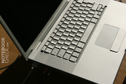 Het toetsenbord is goed. Het kan niet worden vergeleken met die van een Thinkpad.