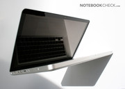 Daarnaast is het een van de dunste en lichtste notebooks in deze categorie van notebooks.