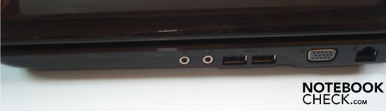 Rechts: twee geluidspoorten (hoofdtelefoon, microfoon), twee USB 2.0 poorten, VGA poort, Gigabit Lan en stroomaansluiting