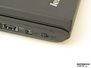 Voor links: WiFi schakelaar, FireWire, USB/eSATA combo