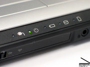 De aansluitingen voor randapparatuur bestaan slechts uit de standaard poorten, zoals USB en VGA.