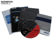 Asus heeft verschillende informatieboekjes en een DVD met drivers en tools bij de G73SW gevoegd.