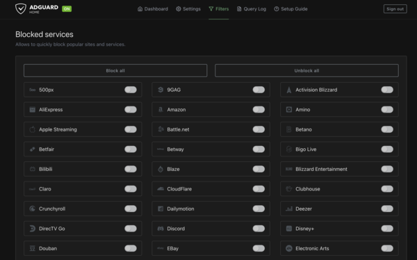 Met de AdGuard Home-interface kunt u eenvoudig een reeks diensten op uw thuisnetwerk blokkeren (Credit: NotebookCheck)