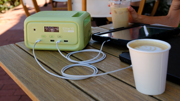 De Bluetti Elite 10 in een weidegroene kleurstelling (Afbeelding bron: Bluetti)