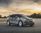 Ford's Mustang Mach-E Rally is geïnspireerd op eerdere rally-auto's van Ford en past deze toe op een elektrisch platform met AWD. (Afbeelding bron: Ford)