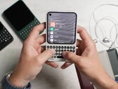 Hoewel de Clicks Communicator over een toetsenbord beschikt, is het apparaat relatief compact.